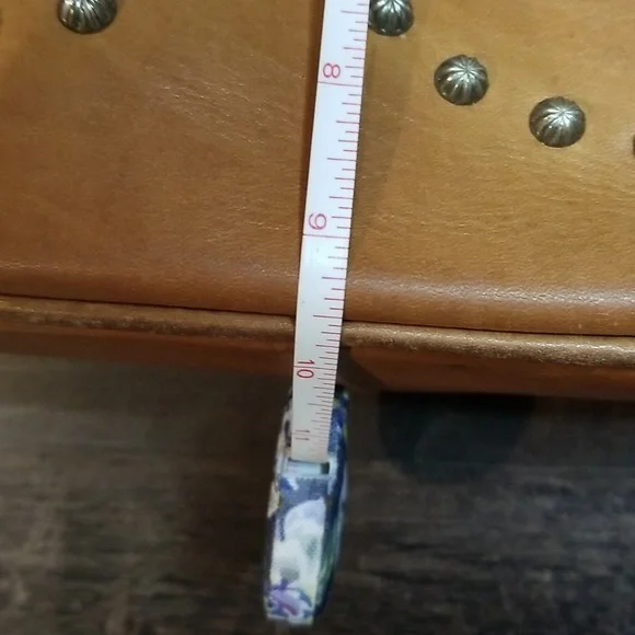 American West leather handbag. Bow front bag. - Picture 11 of 12